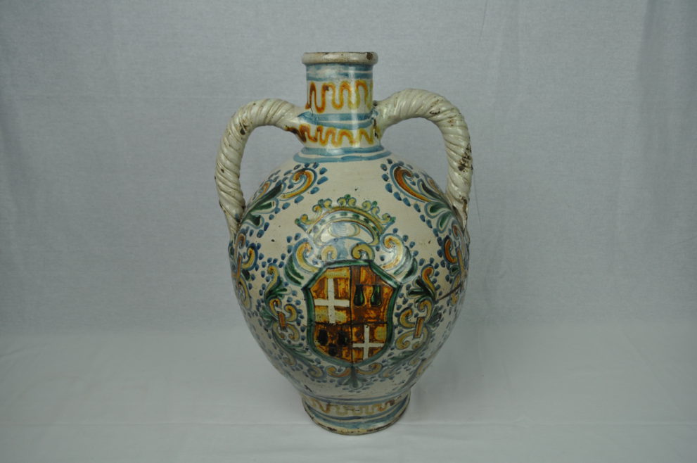 Front of the jar, depicting the crowned coat of arms of Ramon Perellos Roccaful, Grand Master of the Order between 1697-1720